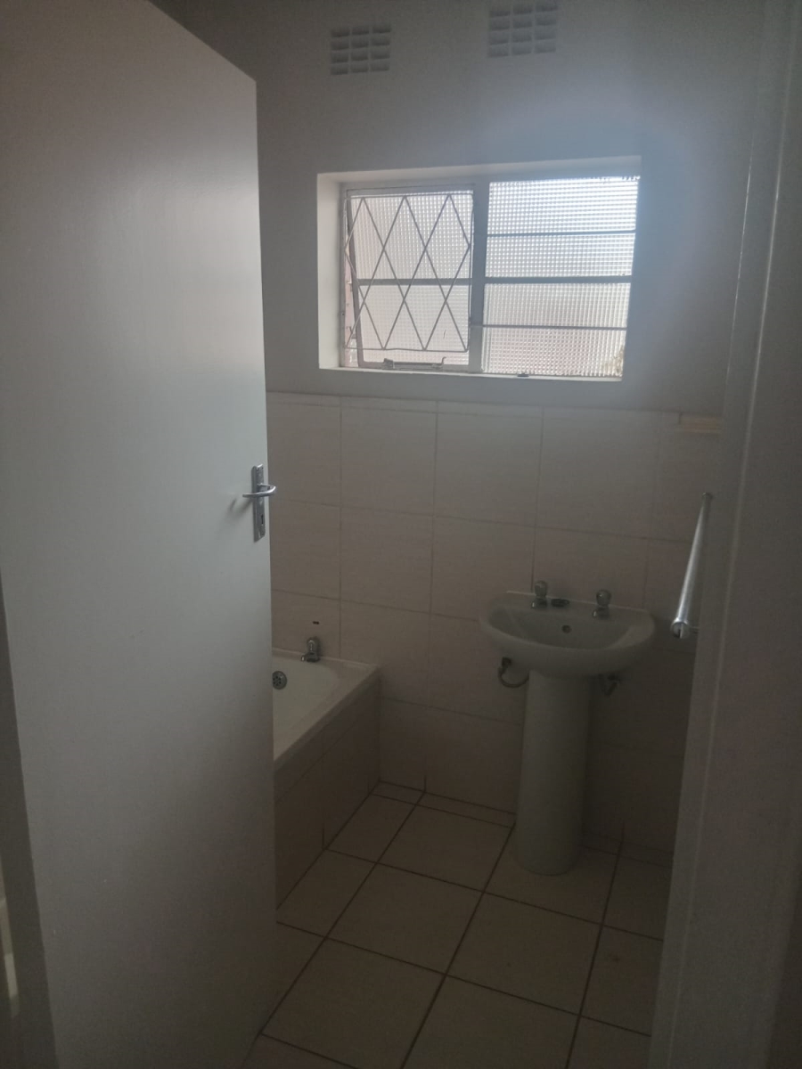 1 Bedroom Property for Sale in Southernwood Eastern Cape